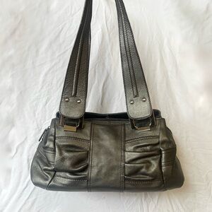 🩶Danier // Metallic Grey Shoulder Bag🩶